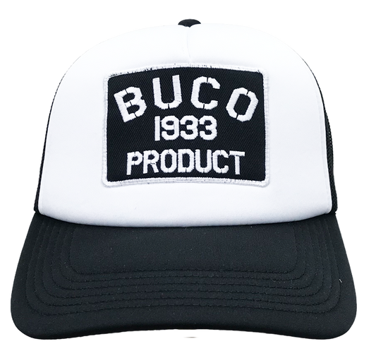Casquette trucker blanche avec l'embleme product Buco forme rectangulaire noir et blanc